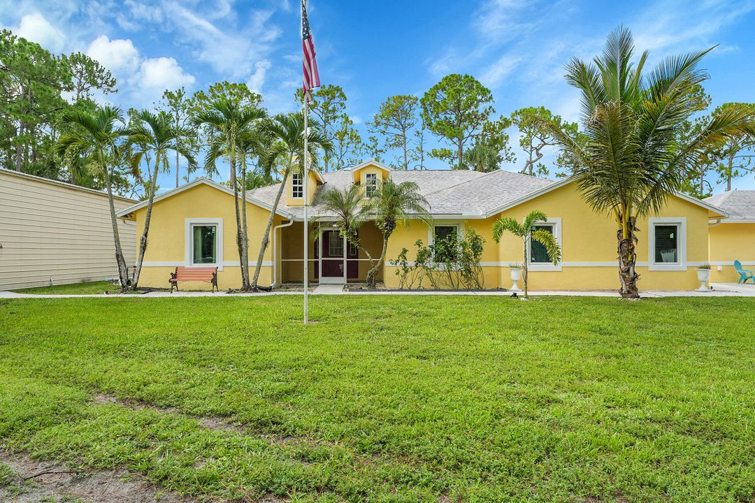 For Sale: $979,500 (4 beds, 2 baths, 2399 Square Feet)