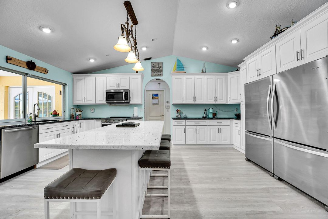 For Sale: $979,500 (4 beds, 2 baths, 2399 Square Feet)