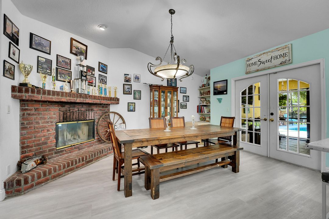 For Sale: $979,500 (4 beds, 2 baths, 2399 Square Feet)