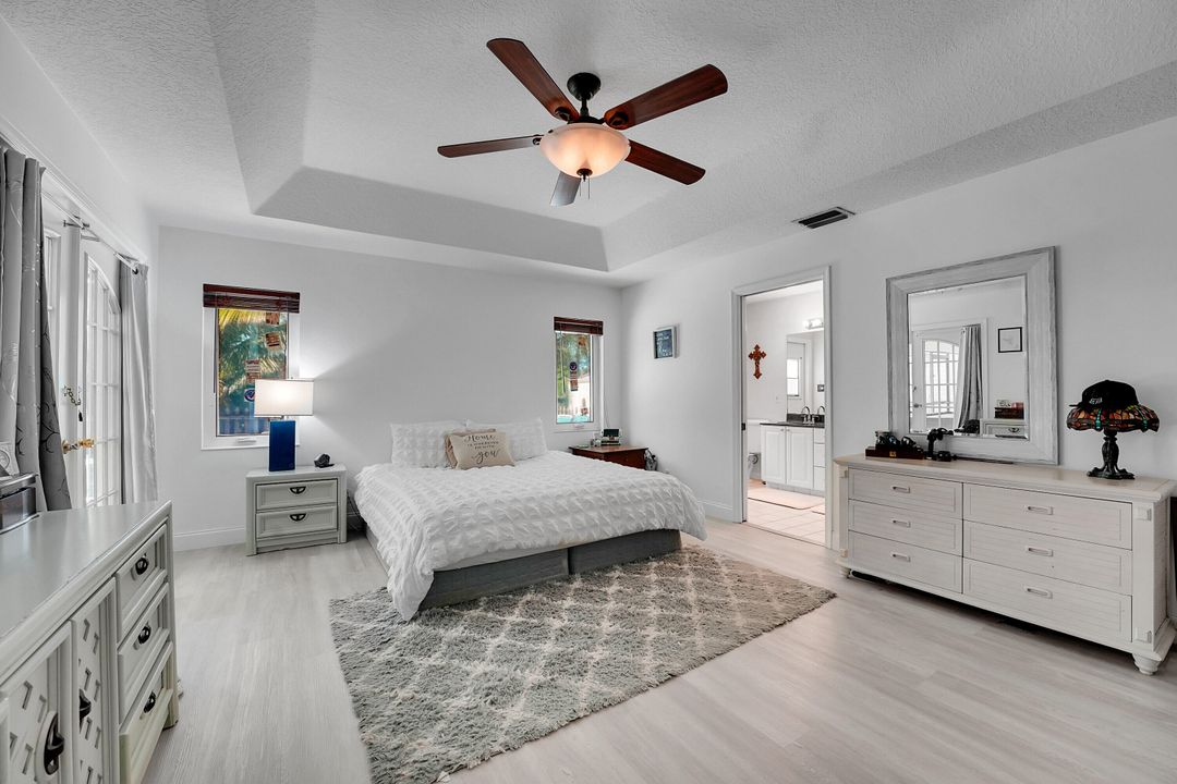 For Sale: $979,500 (4 beds, 2 baths, 2399 Square Feet)