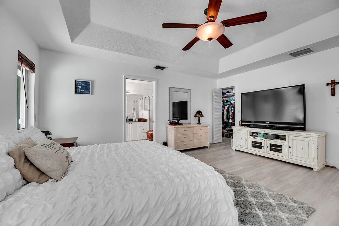 For Sale: $979,500 (4 beds, 2 baths, 2399 Square Feet)