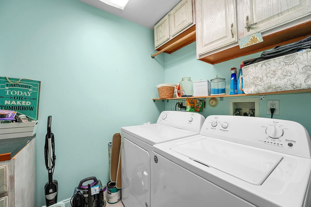 For Sale: $979,500 (4 beds, 2 baths, 2399 Square Feet)