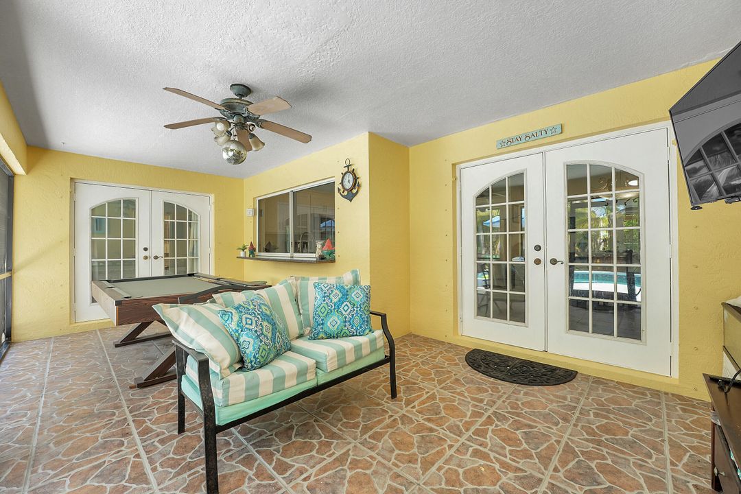 For Sale: $979,500 (4 beds, 2 baths, 2399 Square Feet)