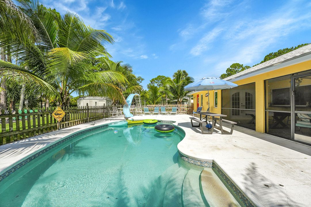 For Sale: $979,500 (4 beds, 2 baths, 2399 Square Feet)