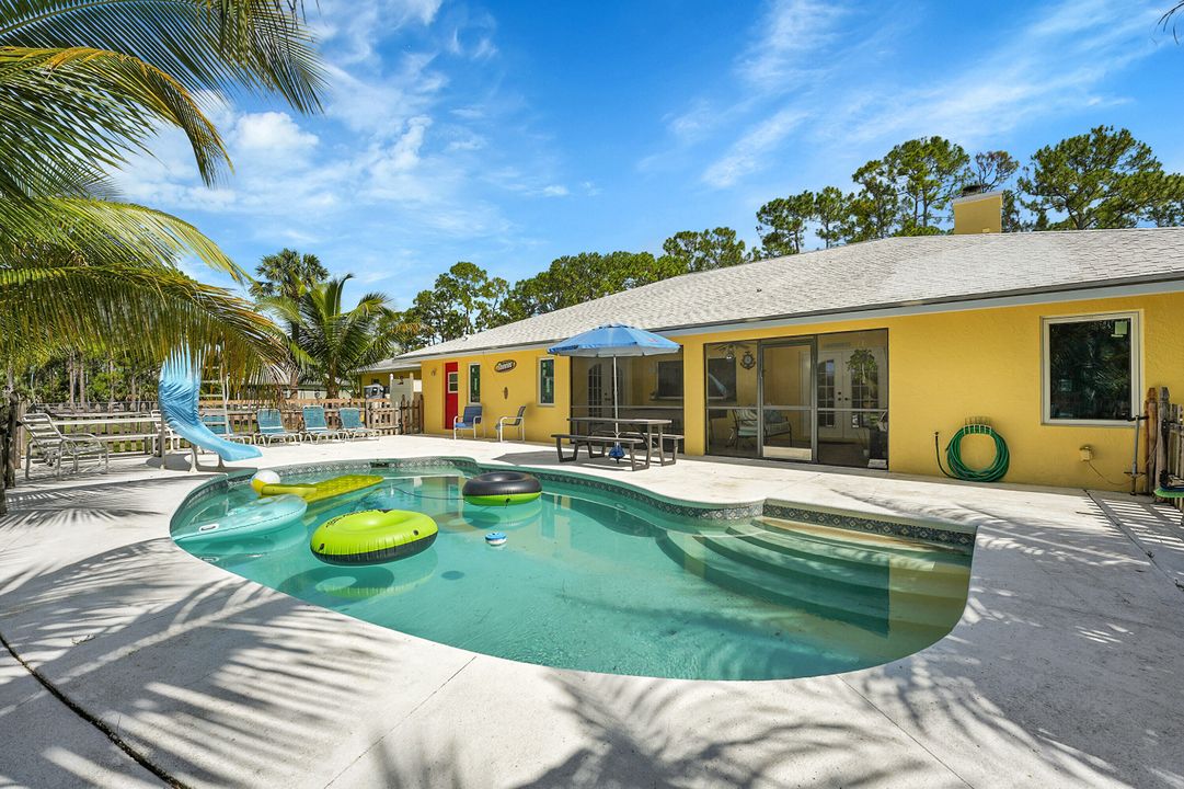 For Sale: $979,500 (4 beds, 2 baths, 2399 Square Feet)