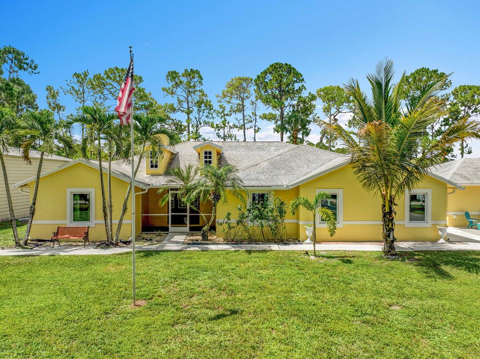 For Sale: $979,500 (4 beds, 2 baths, 2399 Square Feet)