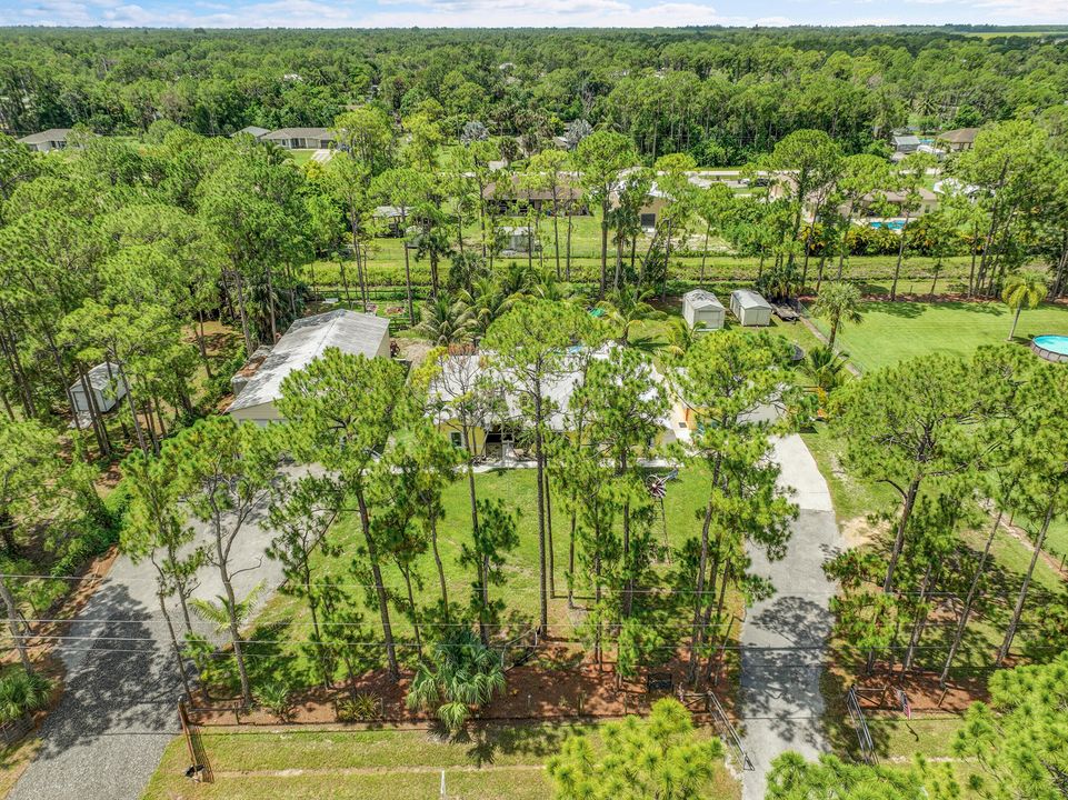 For Sale: $979,500 (4 beds, 2 baths, 2399 Square Feet)