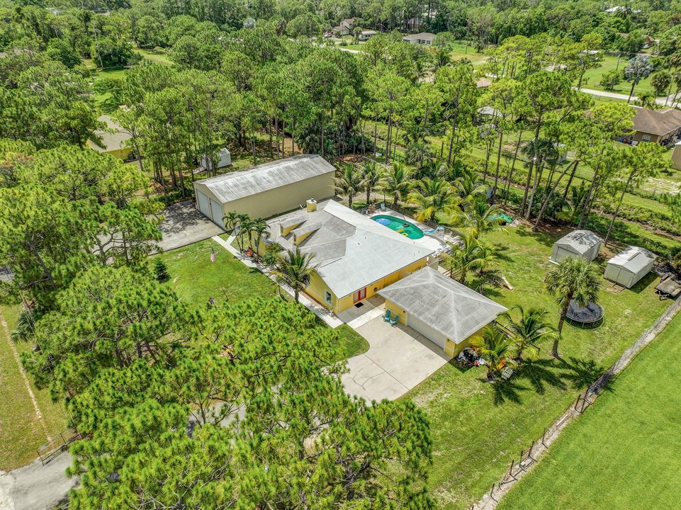 For Sale: $979,500 (4 beds, 2 baths, 2399 Square Feet)