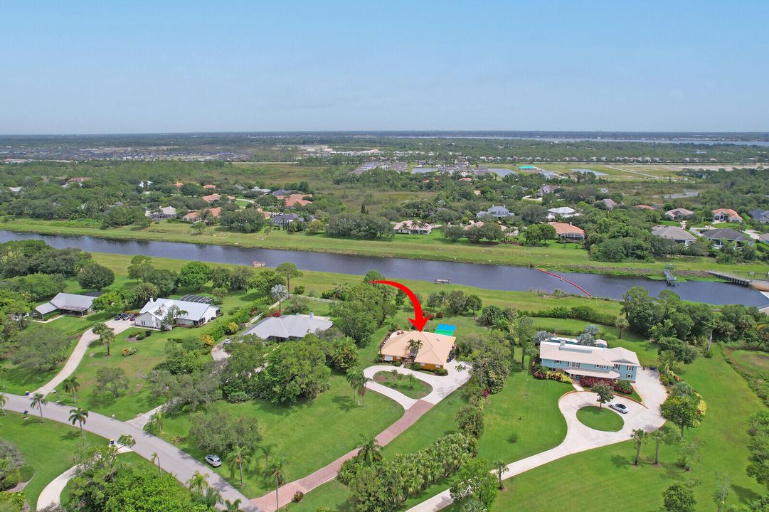 合同活跃: $650,000 (3 贝兹, 2 浴室, 2347 平方英尺)