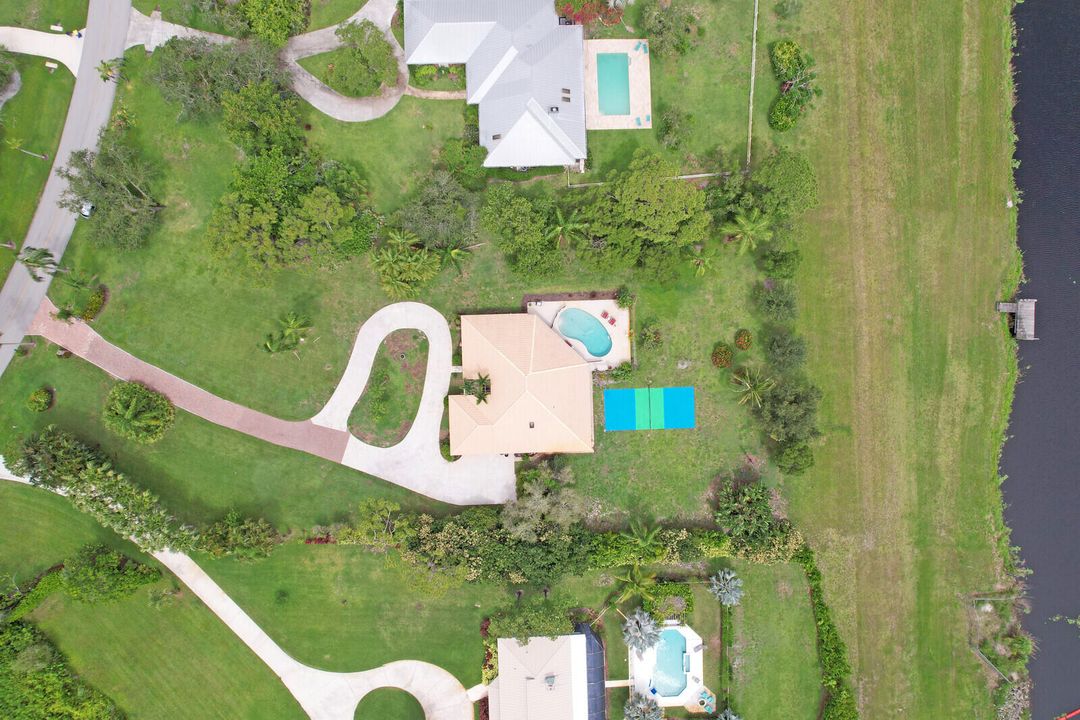 合同活跃: $650,000 (3 贝兹, 2 浴室, 2347 平方英尺)