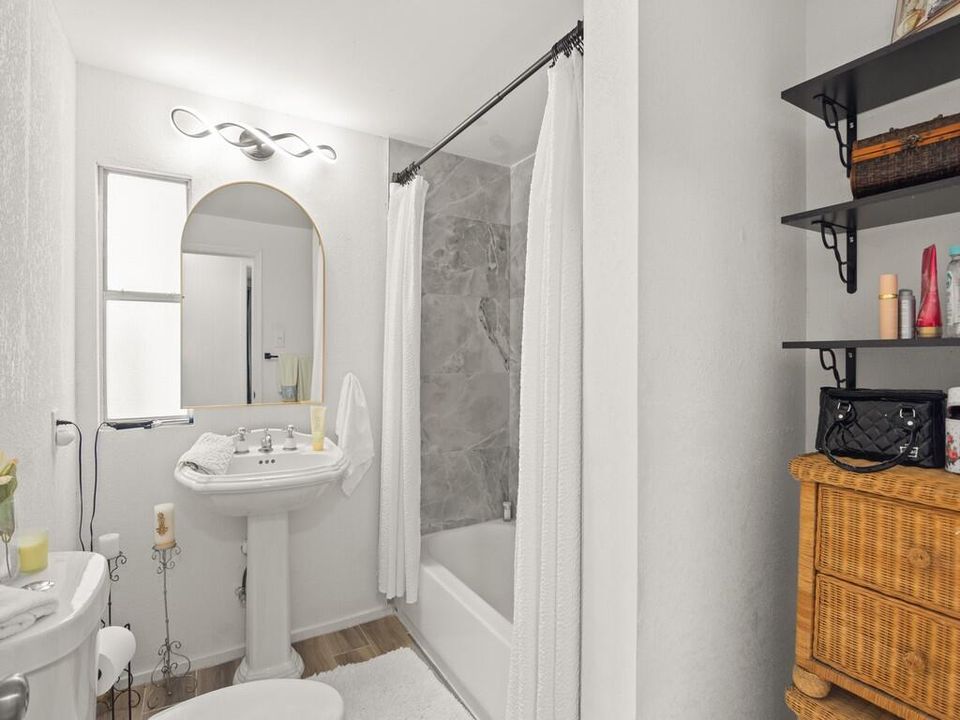 For Sale: $74,999 (2 beds, 2 baths, 1536 Square Feet)