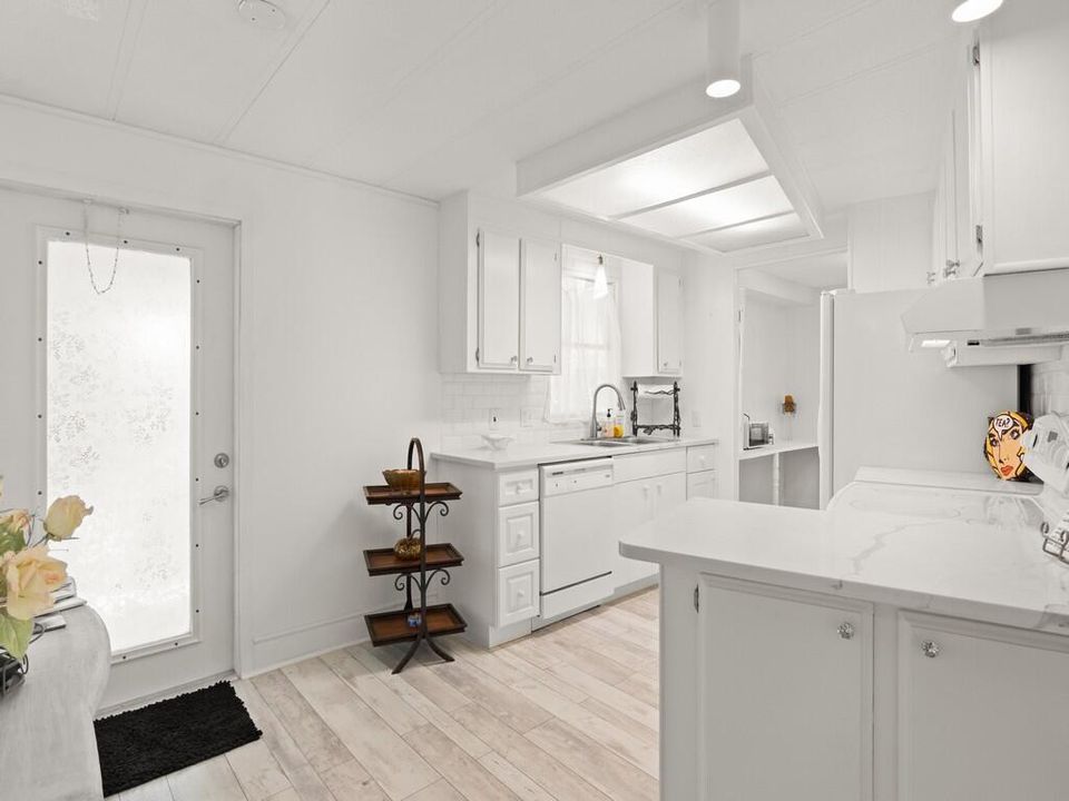 For Sale: $74,999 (2 beds, 2 baths, 1536 Square Feet)