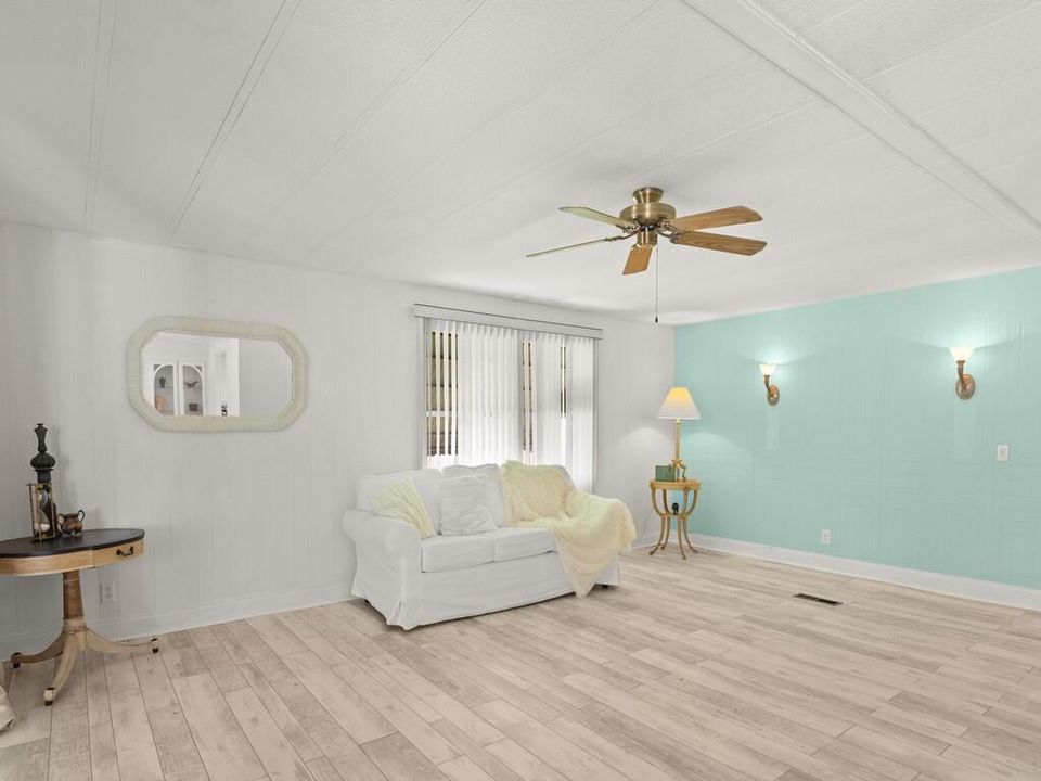 For Sale: $74,999 (2 beds, 2 baths, 1536 Square Feet)