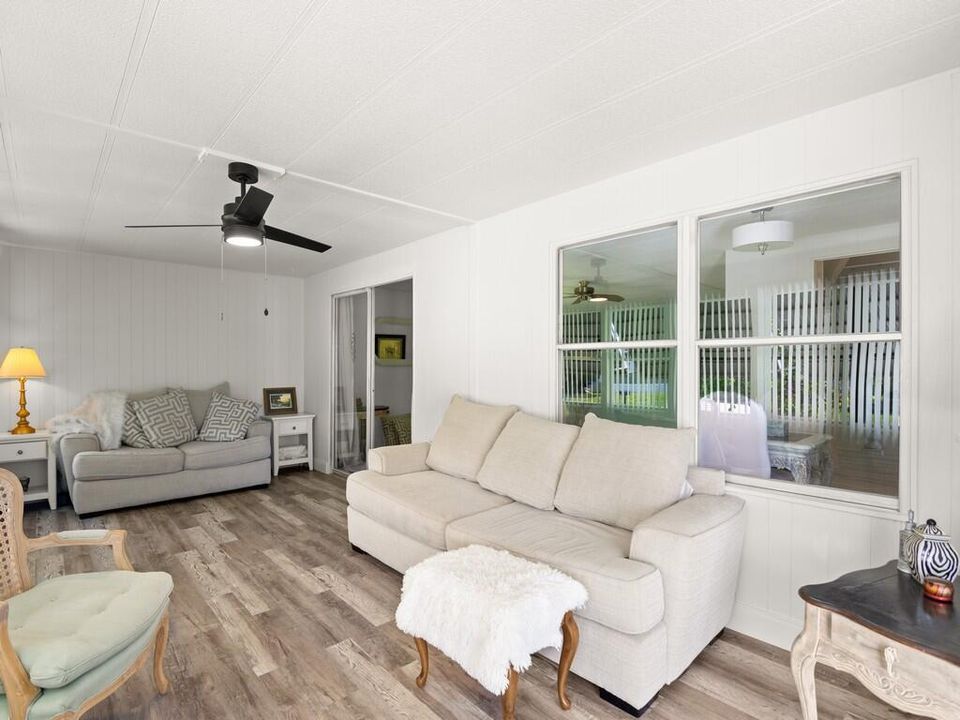 For Sale: $74,999 (2 beds, 2 baths, 1536 Square Feet)