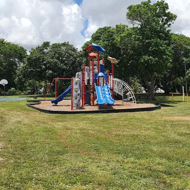 Active With Contract: $88,500 (3 beds, 2 baths, 1440 Square Feet)