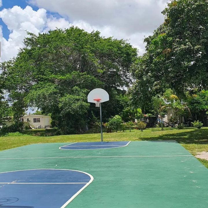 Active With Contract: $88,500 (3 beds, 2 baths, 1440 Square Feet)