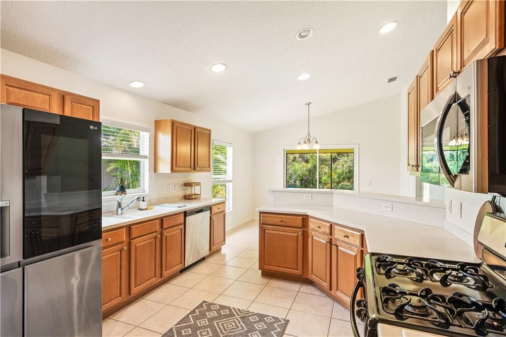 На продажу: $400,000 (3 спален, 2 ванн, 1563 Квадратных фут)