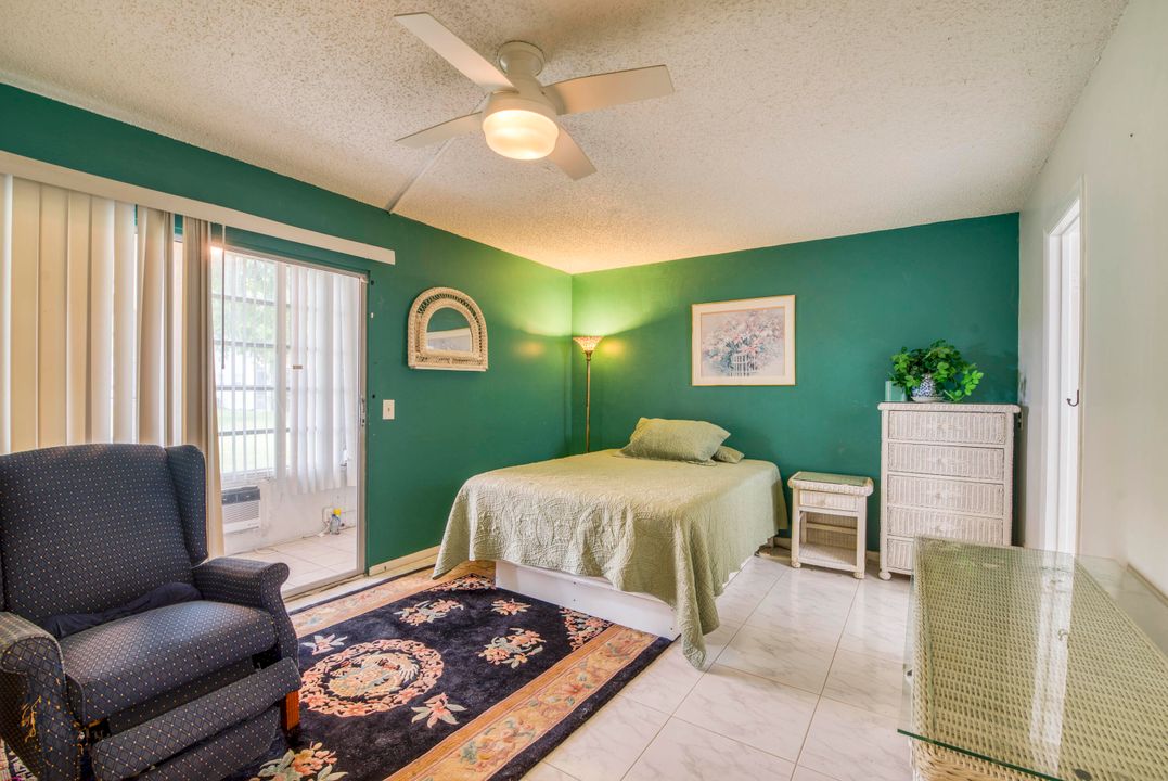 待售: $74,980 (1 贝兹, 1 浴室, 700 平方英尺)