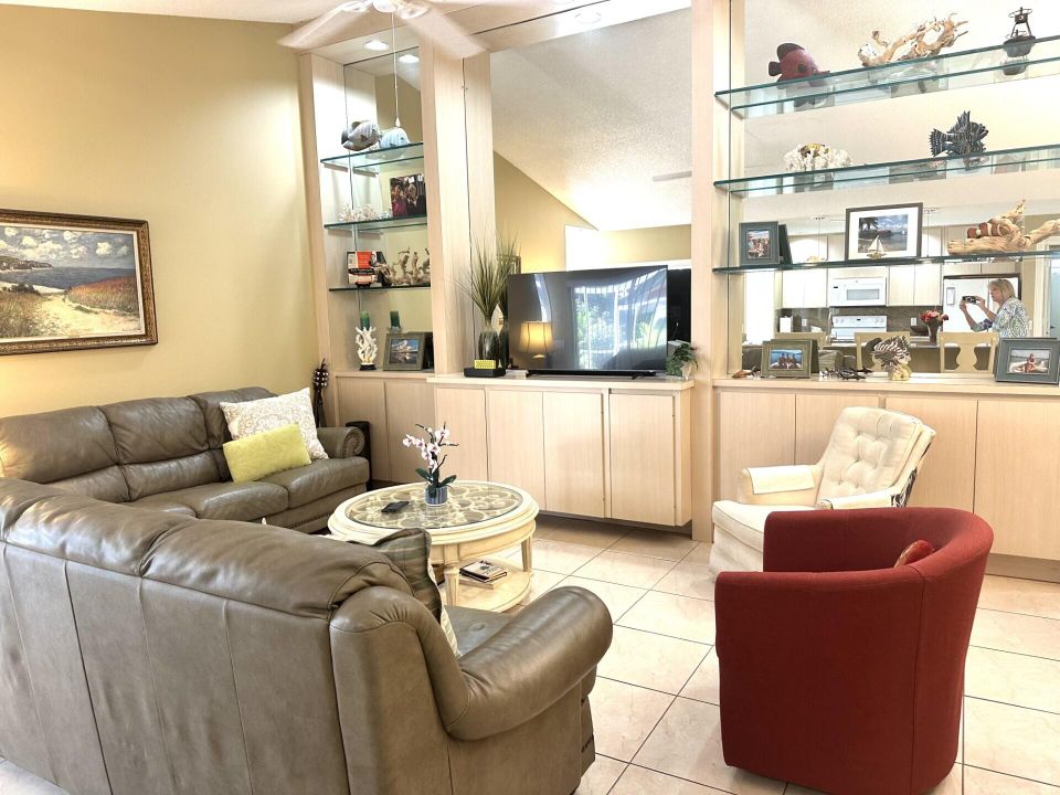 En Venta: $369,500 (2 camas, 2 baños, 1152 Pies cuadrados)