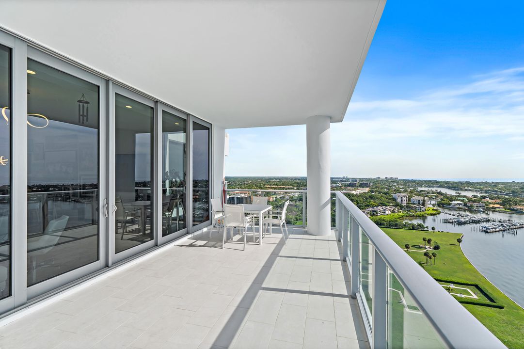 En Venta: $3,150,000 (4 camas, 4 baños, 3032 Pies cuadrados)