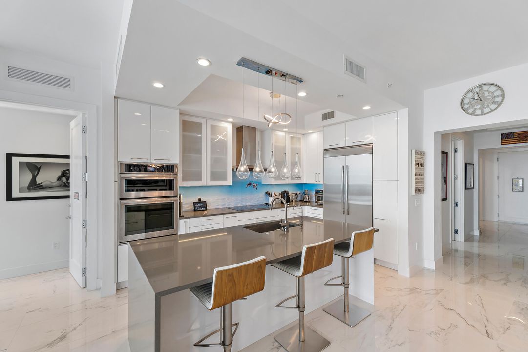 En Venta: $3,150,000 (4 camas, 4 baños, 3032 Pies cuadrados)