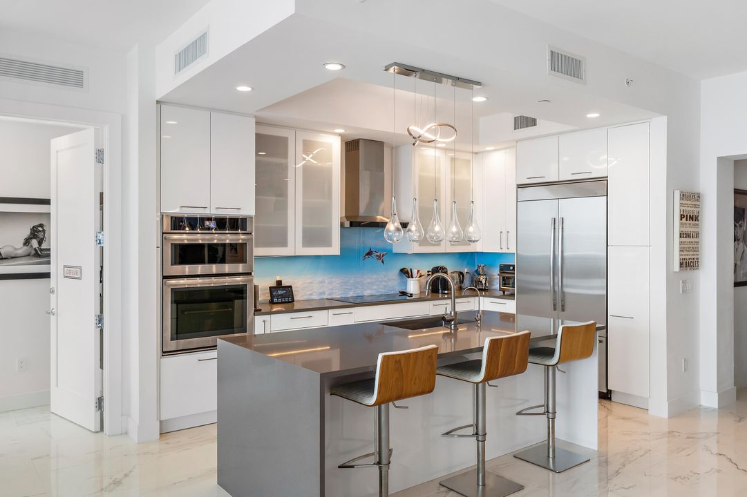 En Venta: $3,150,000 (4 camas, 4 baños, 3032 Pies cuadrados)