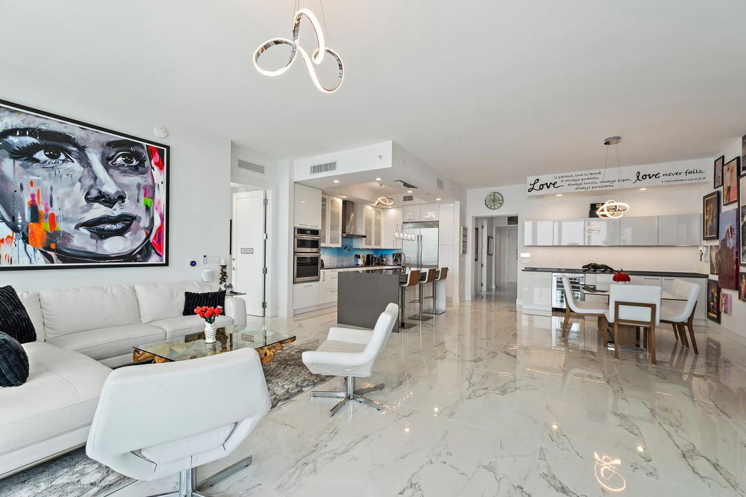 En Venta: $3,150,000 (4 camas, 4 baños, 3032 Pies cuadrados)