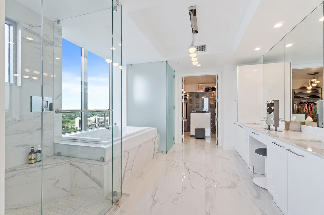 En Venta: $3,150,000 (4 camas, 4 baños, 3032 Pies cuadrados)