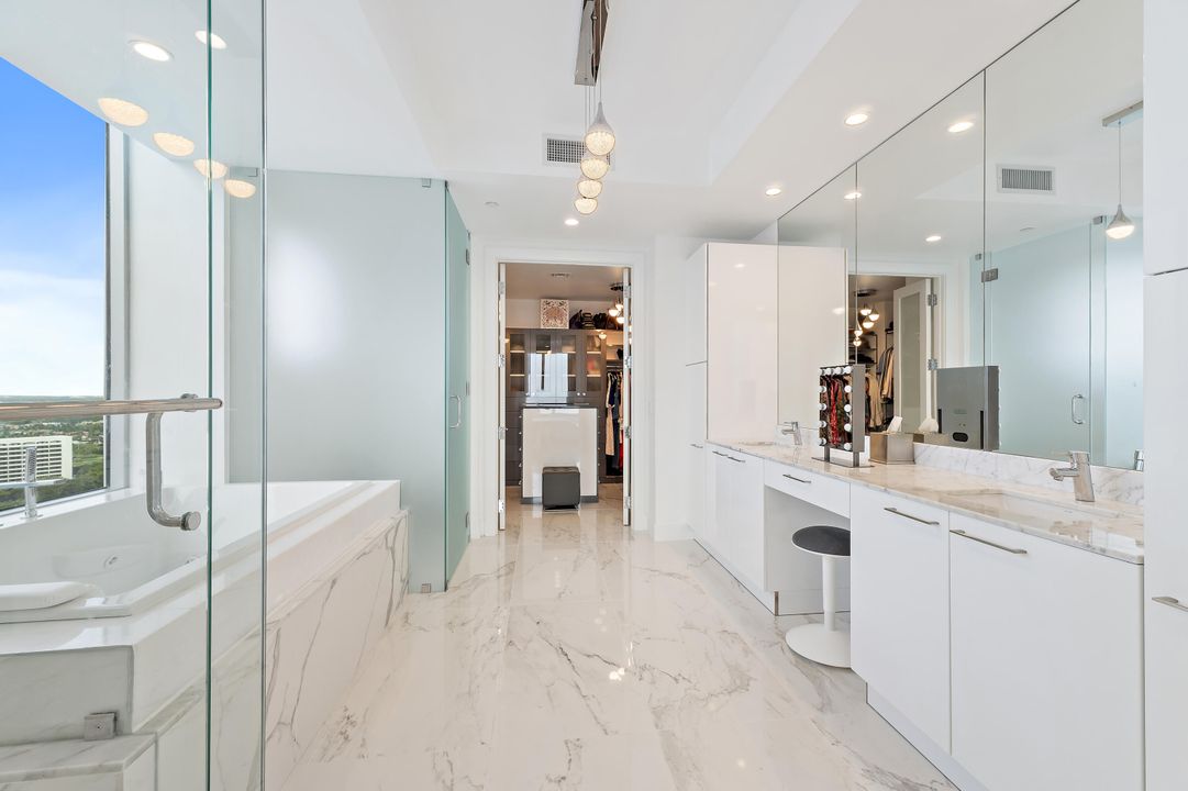 En Venta: $3,150,000 (4 camas, 4 baños, 3032 Pies cuadrados)