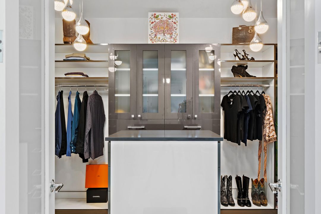 En Venta: $3,150,000 (4 camas, 4 baños, 3032 Pies cuadrados)