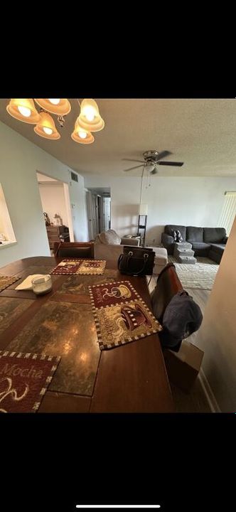 En Venta: $199,000 (2 camas, 2 baños, 1106 Pies cuadrados)