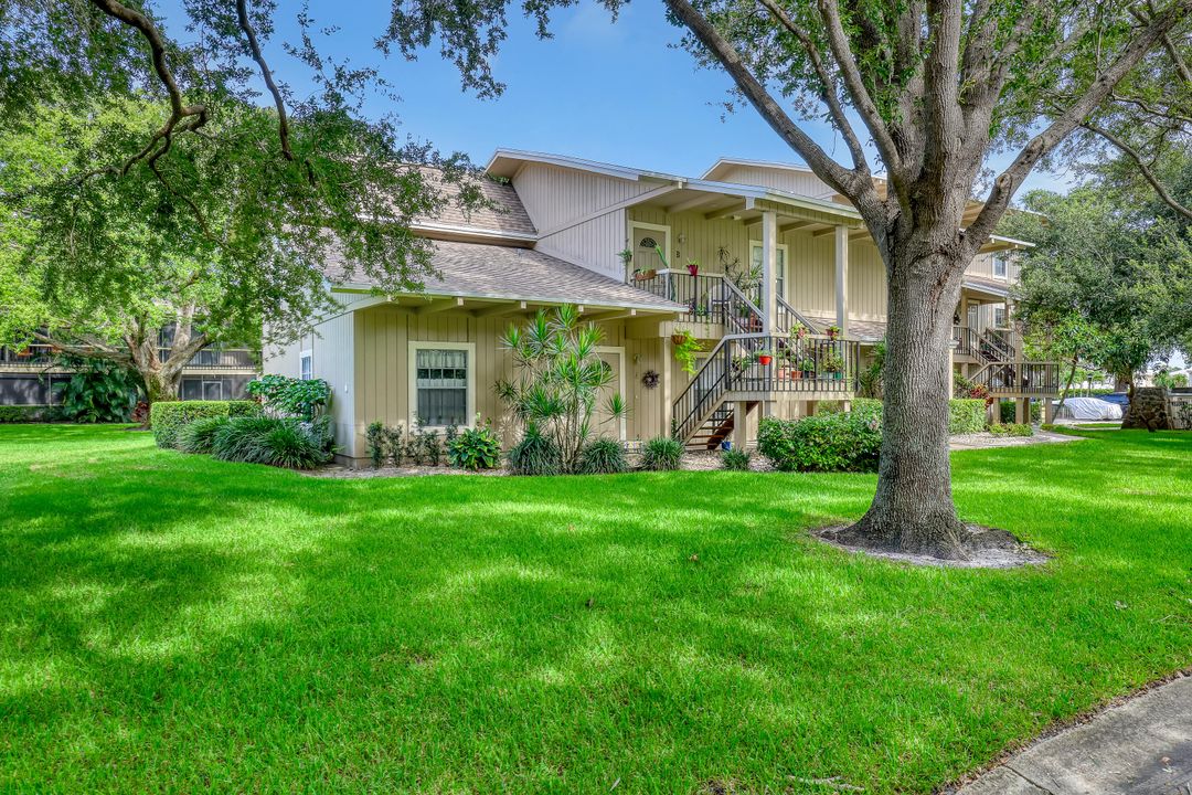 For Sale: $239,000 (2 beds, 2 baths, 1230 Square Feet)