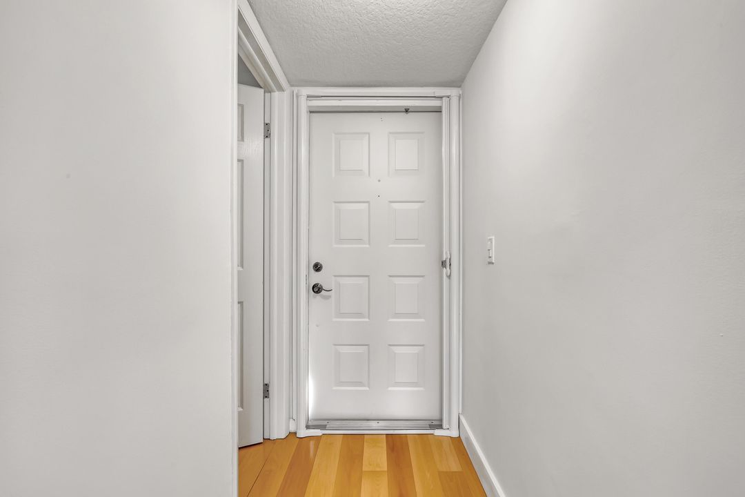 For Sale: $239,000 (2 beds, 2 baths, 1230 Square Feet)