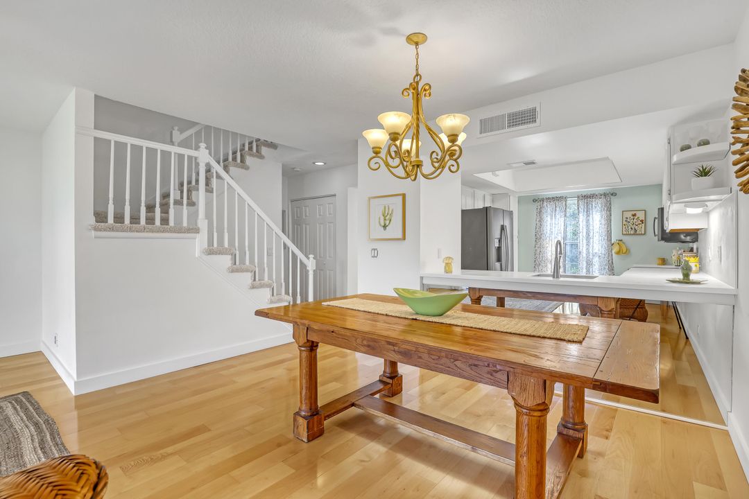 For Sale: $239,000 (2 beds, 2 baths, 1230 Square Feet)