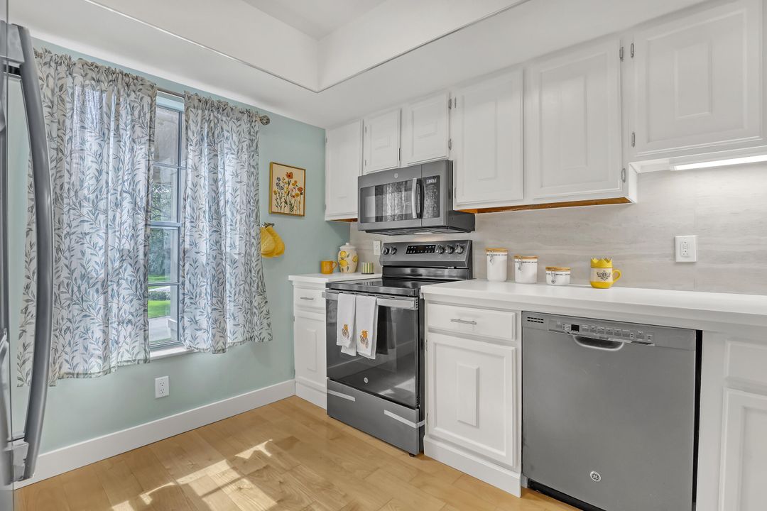 For Sale: $239,000 (2 beds, 2 baths, 1230 Square Feet)