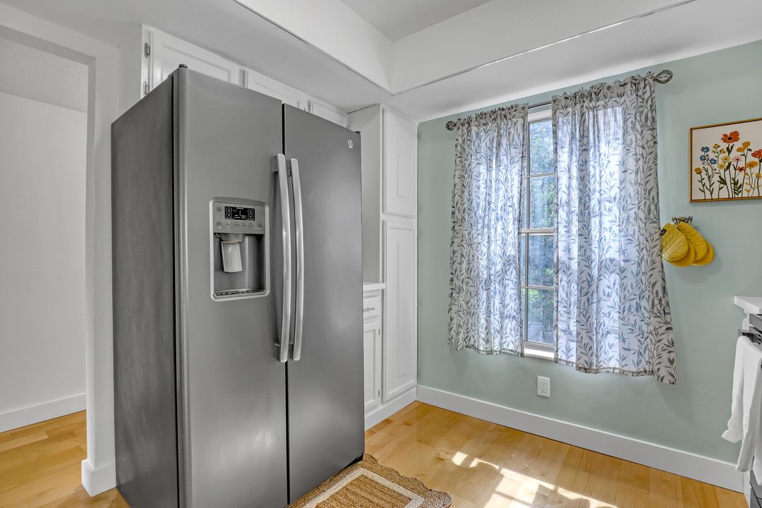 For Sale: $239,000 (2 beds, 2 baths, 1230 Square Feet)