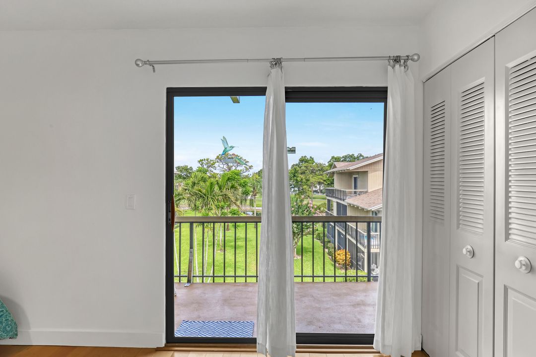 For Sale: $239,000 (2 beds, 2 baths, 1230 Square Feet)