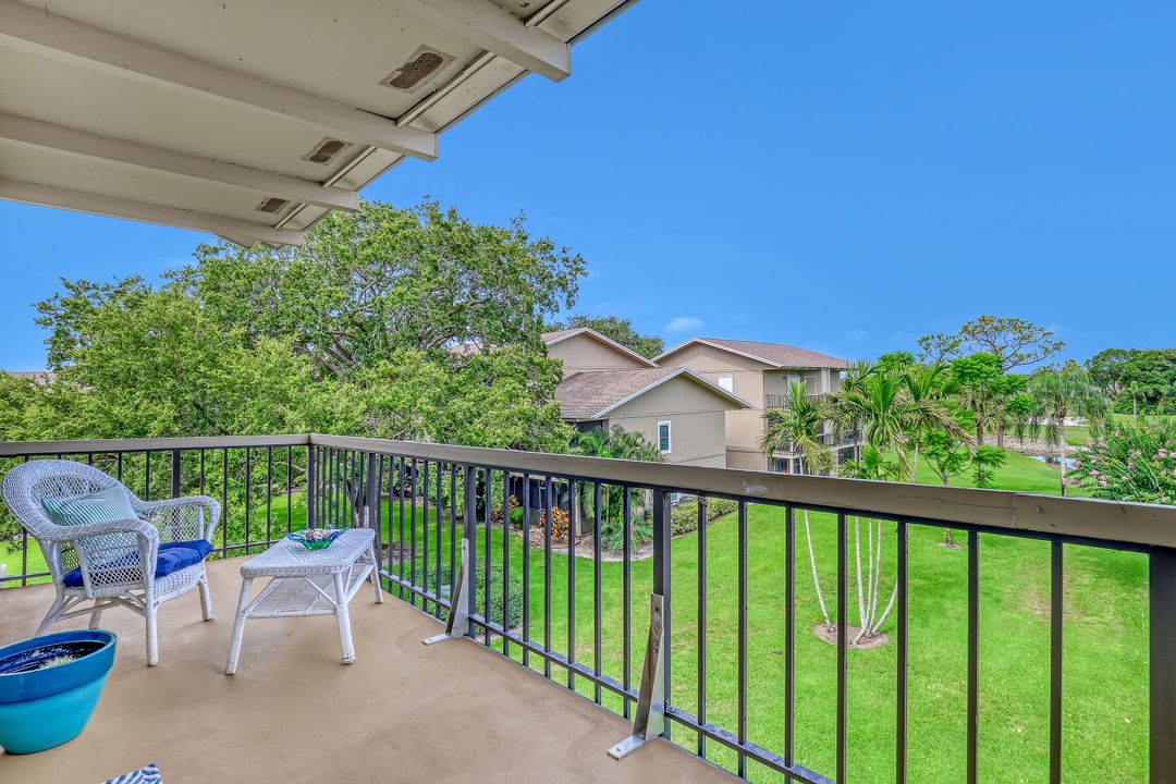 For Sale: $239,000 (2 beds, 2 baths, 1230 Square Feet)