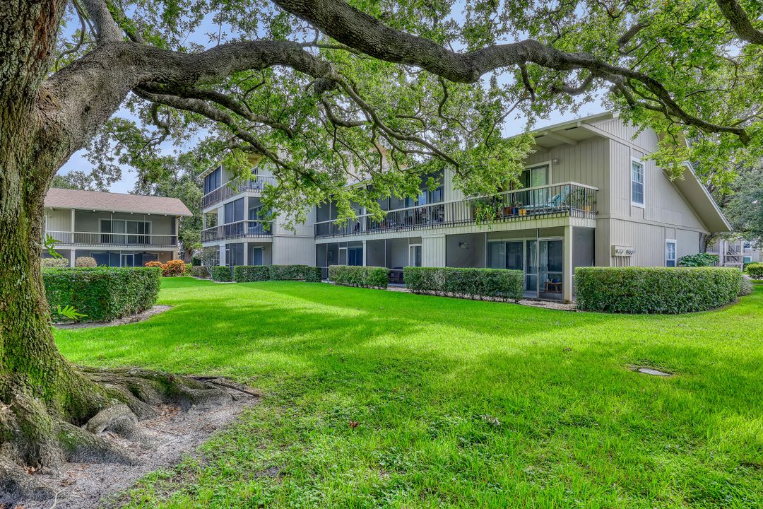 For Sale: $239,000 (2 beds, 2 baths, 1230 Square Feet)