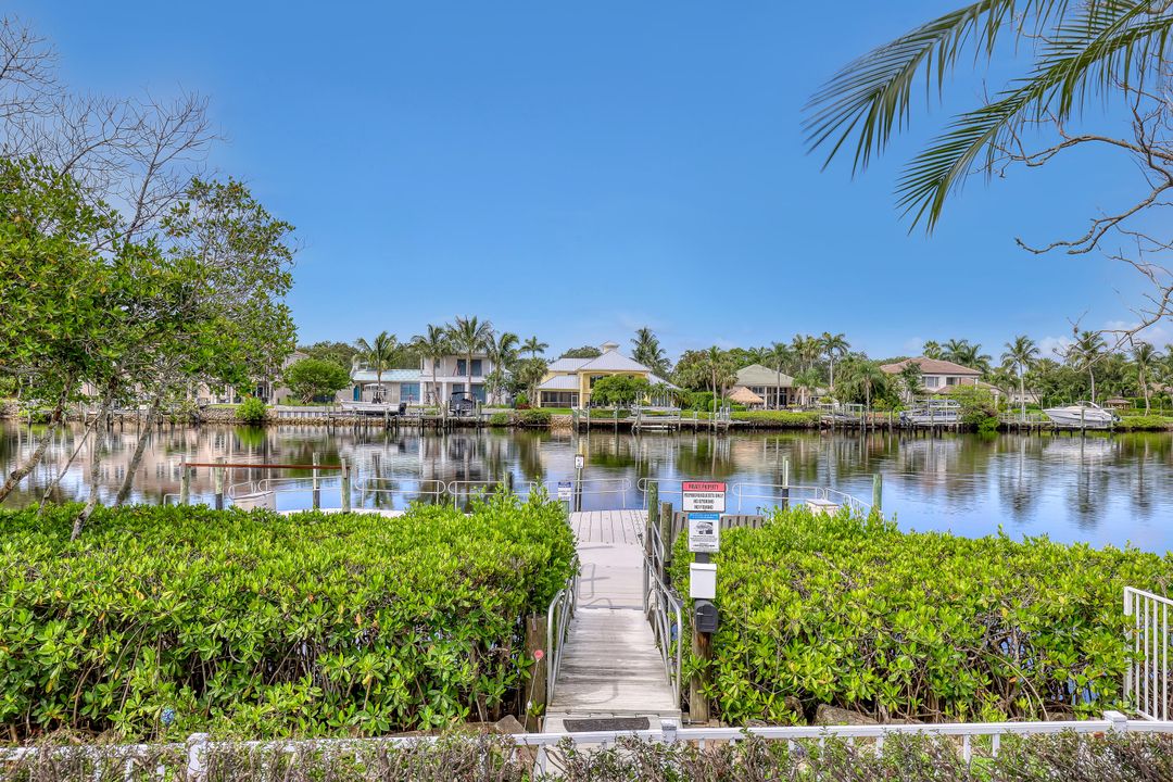 For Sale: $239,000 (2 beds, 2 baths, 1230 Square Feet)