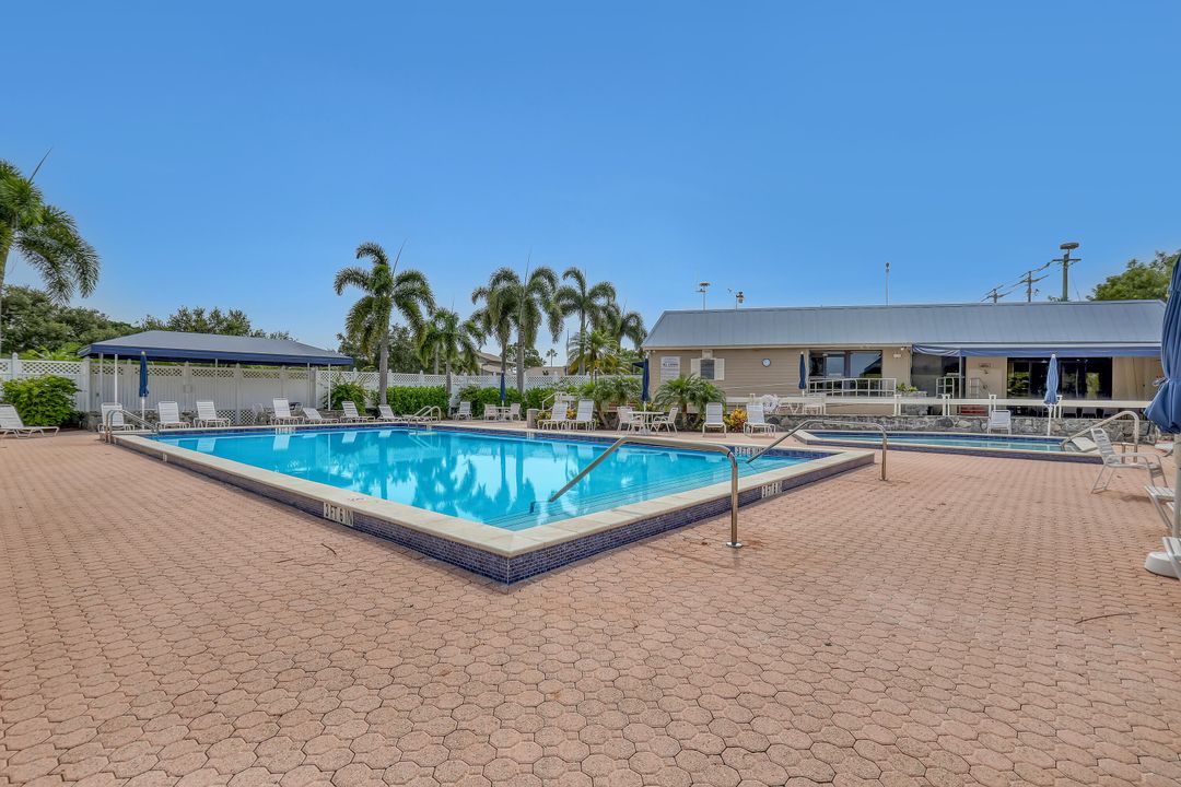 For Sale: $239,000 (2 beds, 2 baths, 1230 Square Feet)