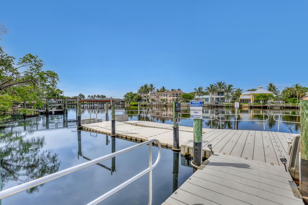 For Sale: $239,000 (2 beds, 2 baths, 1230 Square Feet)