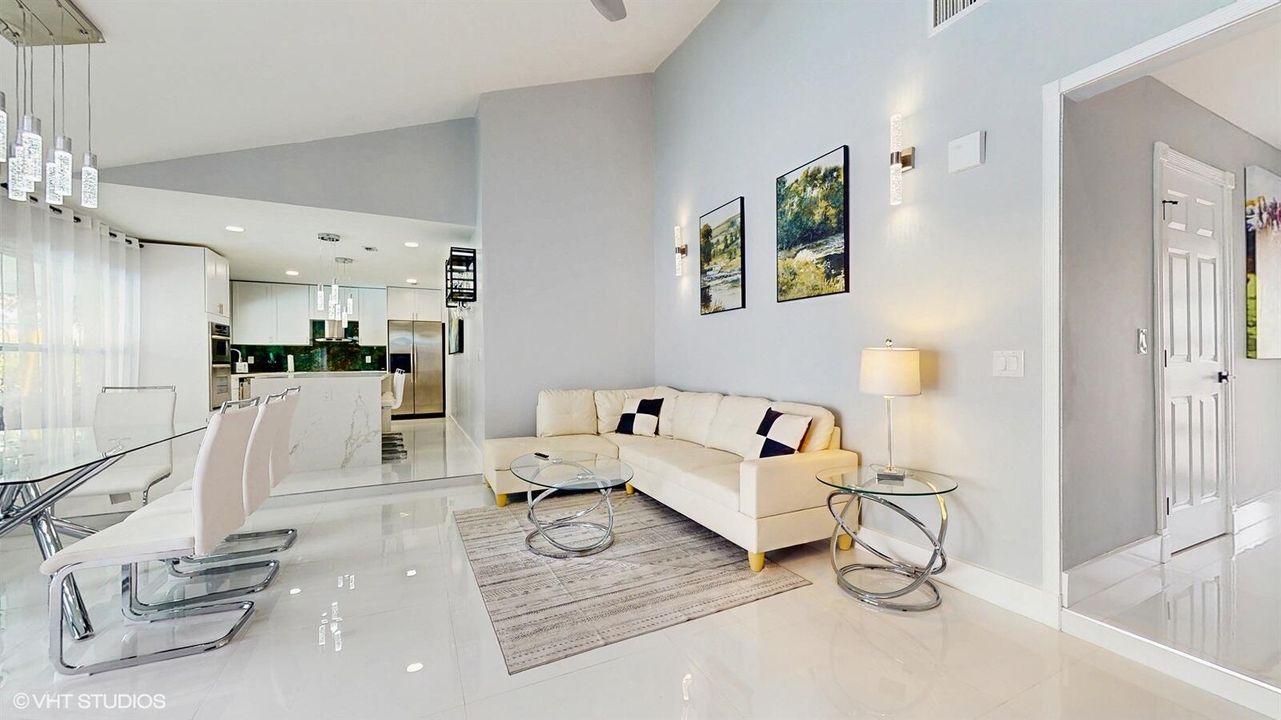 For Rent: $16,000 (5 beds, 3 baths, 2279 Square Feet)