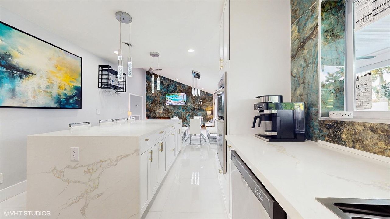 For Rent: $16,000 (5 beds, 3 baths, 2279 Square Feet)