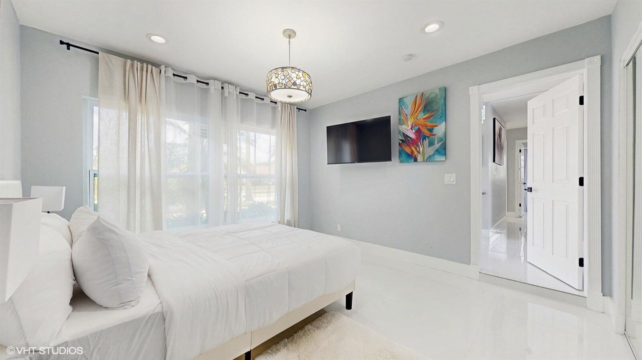 For Rent: $16,000 (5 beds, 3 baths, 2279 Square Feet)