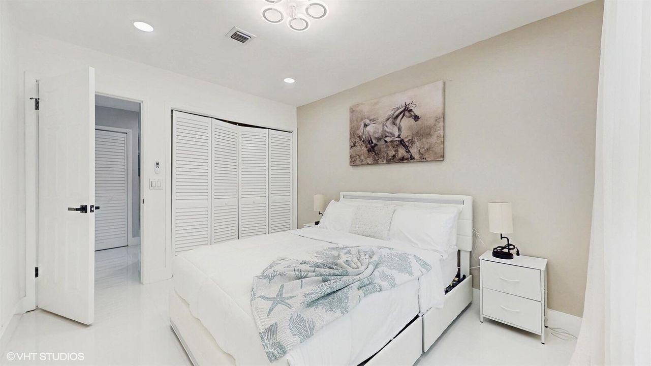 For Rent: $16,000 (5 beds, 3 baths, 2279 Square Feet)