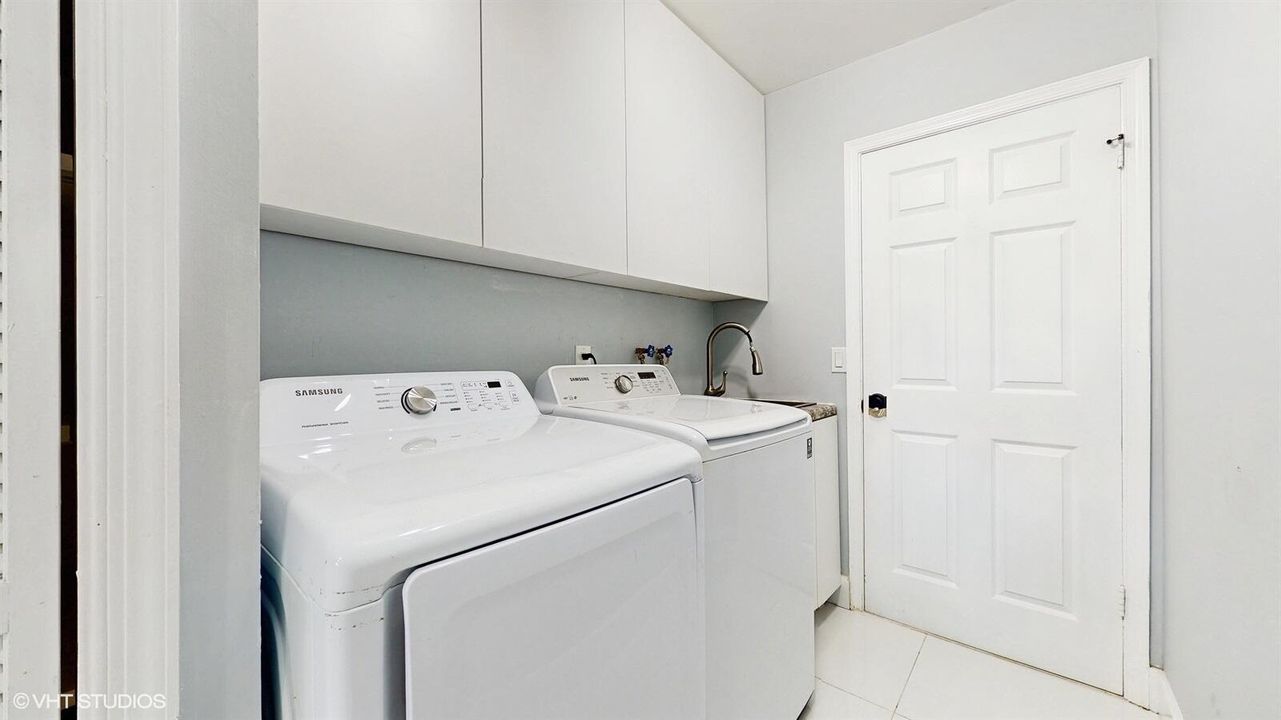 For Rent: $16,000 (5 beds, 3 baths, 2279 Square Feet)