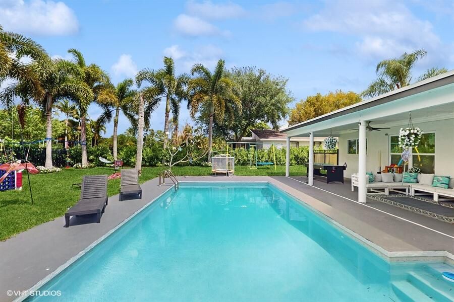 For Rent: $16,000 (5 beds, 3 baths, 2279 Square Feet)