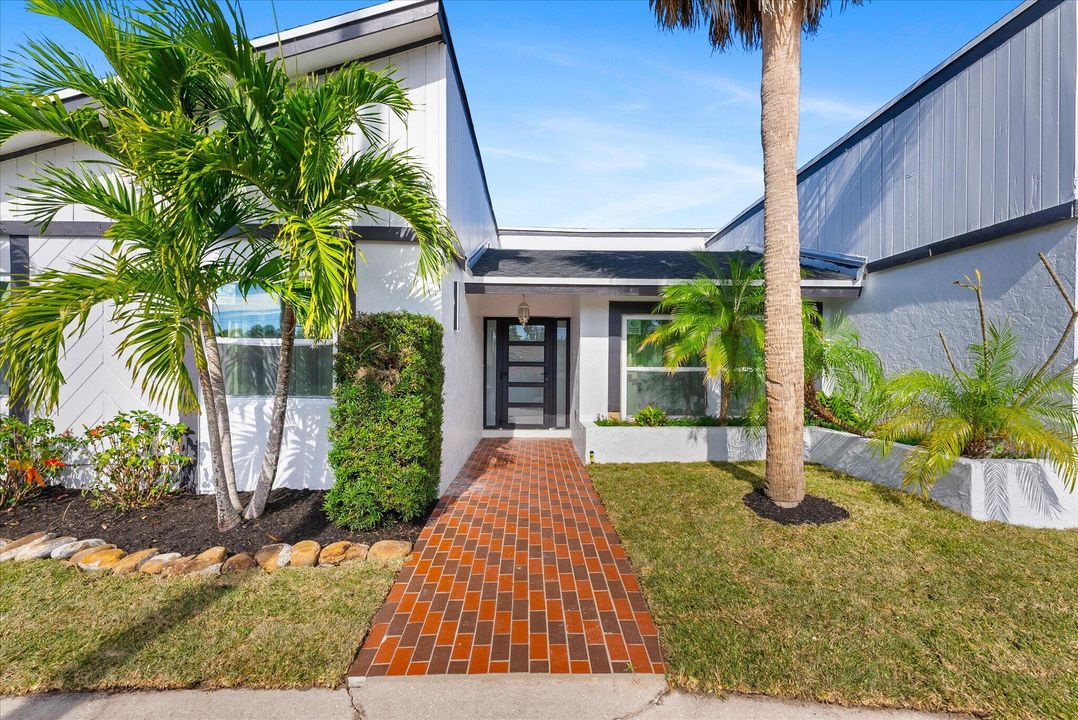 For Rent: $16,000 (5 beds, 3 baths, 2279 Square Feet)