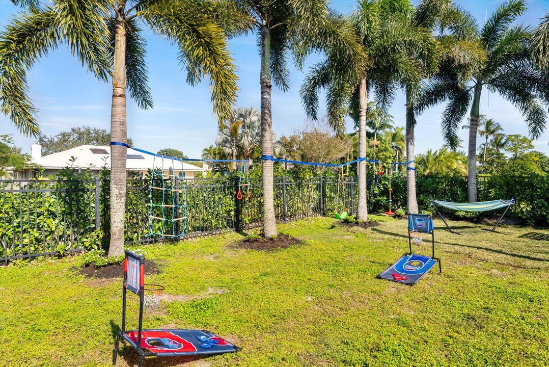 For Rent: $16,000 (5 beds, 3 baths, 2279 Square Feet)